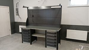 Верстаки серии PROFI M — прочные и функциональные рабочие столы